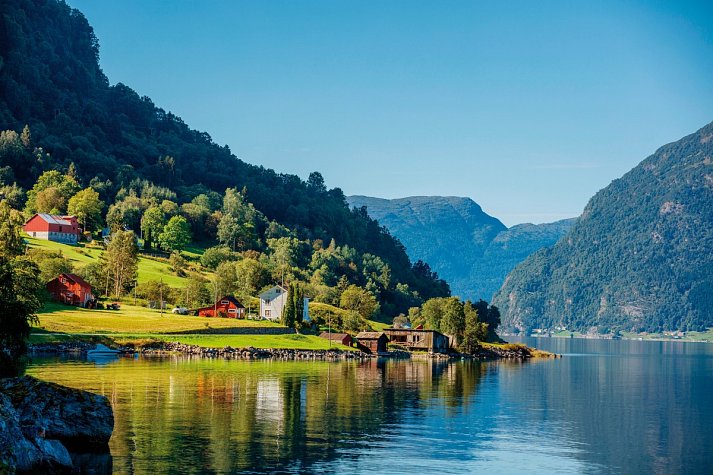 Kreuzfahrt Norwegen inkl. Bahn - Fjordlandschaft