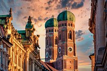 THERME ERDING & Victor's Residenz-Hotel München - Frauenkirche in München