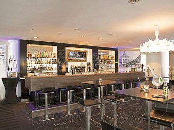 THERME ERDING & Victor's Residenz-Hotel München - Bar