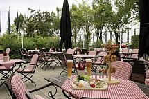 THERME ERDING & Victor's Residenz-Hotel München - Terrasse