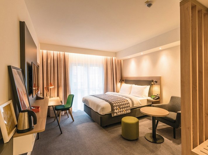 THERME ERDING & Hotel Holiday Inn Express Munich Airport – Erding