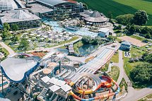THERME ERDING & Hotel Holiday Inn Express Munich Airport – Erding - Luftbild Therme Erding