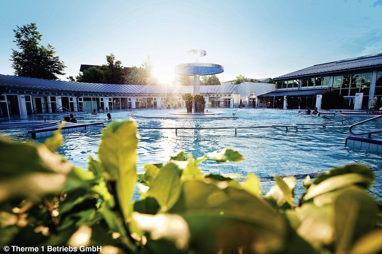 Kurhotel Würdinger Hof - THERME EIN Außenbereich