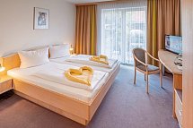 Sonnenhotel Bayerischer Hof - Wohnbeispiel Economy Doppelzimmer (Zimmercodierungen DE1, DZE & DE3)