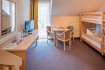 Sonnenhotel Bayerischer Hof - Wohnbeispiel Familienzimmer Standard Galerie (Zimmercodierung FG1)