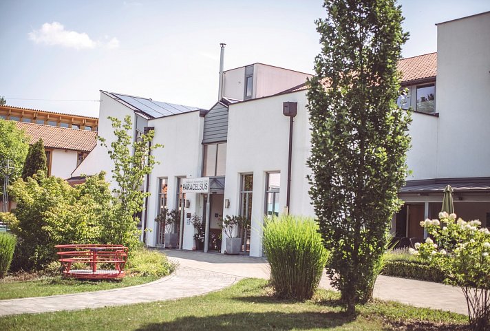 Hotel und Appartmenthof Waldeck inkl. Busan-/Abreise - Außenansicht