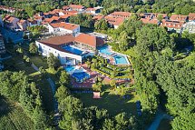 Appartementhaus Sonnleiten-Rupert - Luftaufnahme Wohlfühl-Therme