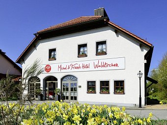 Hotel Waldkirchen am Badepark - Außenansicht Hotel