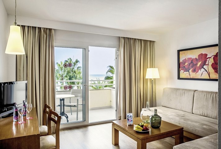 Cap de Mar Aparthotel & Suites