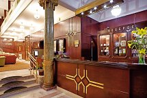 Busreise Marienbad & OREA Spa Hotel Bohemia - Lobby mit Rezeption