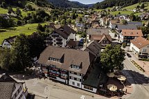 Hotel Lamm Mitteltal - Außenansicht Luftaufnahme