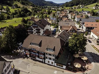 Hotel Lamm Mitteltal - Außenansicht Luftaufnahme