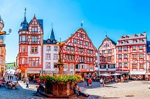 Moselhotel Weinhaus Simon - Marktplatz Bernkastel-Kues