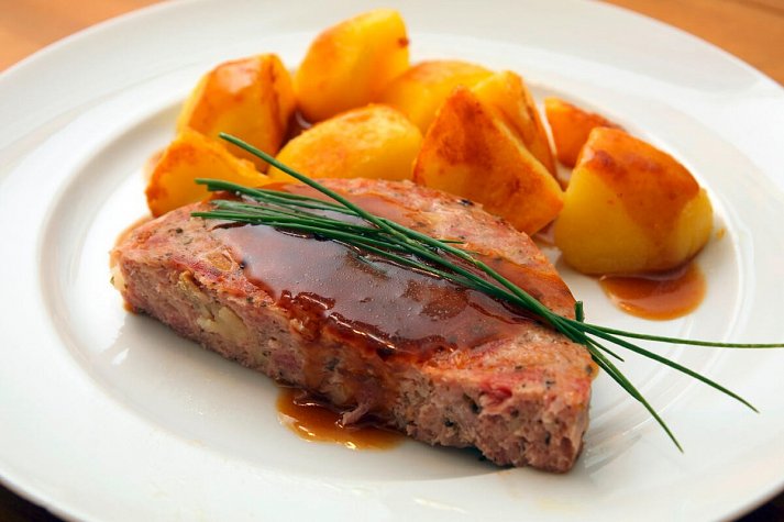 Hotel Weinheber Hornung - Pfälzer Saumagen mit Kartoffeln