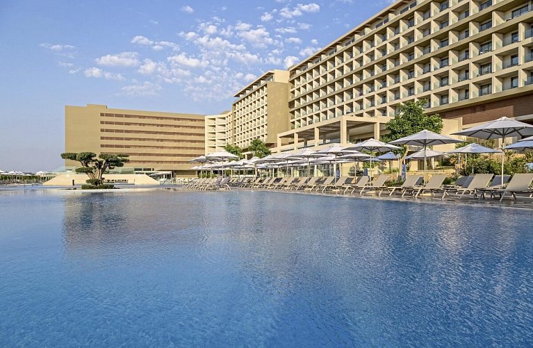 Amada Colossos Resort