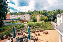 Ostseehotel Villen im Park - ein Rovell Hotel - Aussenbereich mit Terrasse