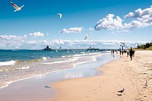 Ostseehotel Villen im Park - ein Rovell Hotel - Strand mit Blick zur Seebrücke Heringsdorf