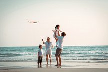 Santé Royale Rügen Resort - Familie am Strand