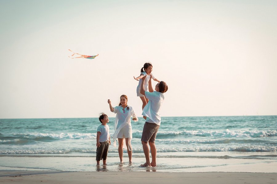 Santé Royale Rügen Resort - Familie am Strand