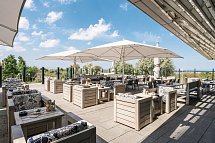 aja Warnemünde - Hotelterrasse