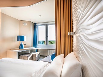 aja Warnemünde - Wohnbeispiel Doppelzimmer seitl. Meerblick (Zimmercodierung D1N)