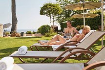 aja Strandhotel Bansin - Liegewiese im Garten