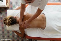aja Strandhotel Bansin - Massage im Wellnessbereich