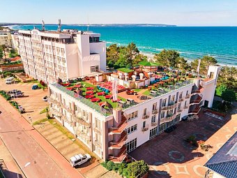 Rügen-Roulette - Arkona Strandhotel - Außenansicht mit Skybar