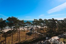 Rügen-Roulette - Rugard Thermal-Strandhotel - Strand vor dem Hotel