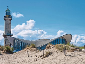 Kreuzfahrt Skandinavien inkl. Bahn - Leuchtturm Warnemünde