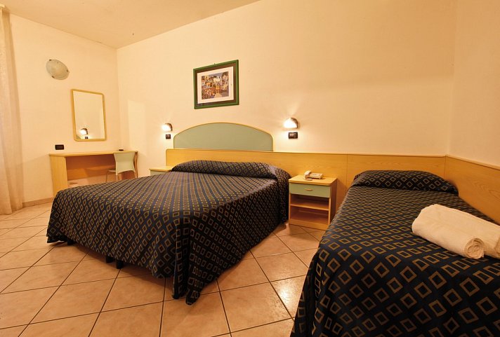 Grand Hotel Azzurra Club - Wohnbeispiel Doppelzimmer (Zimmercodierung DB8)