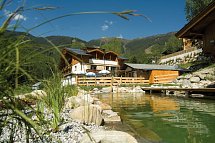 Gartenhotel Daxer - solarbeheizter Naturbadeteich