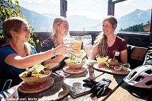 Wanderreise Saalbach - Mittagszeit in den Bergen