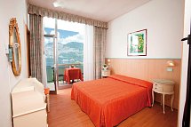 Hotel Rely - Wohnbeispiel Doppelzimmer Seeblick (Zimmercodierungen DB2 & DB9)