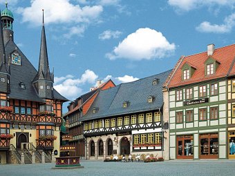 A-ROSA Gothisches Haus Wernigerode - Rathaus und Außenansicht des Hotels