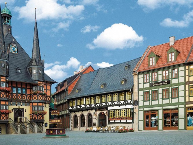A-ROSA Gothisches Haus Wernigerode - Rathaus und Außenansicht des Hotels