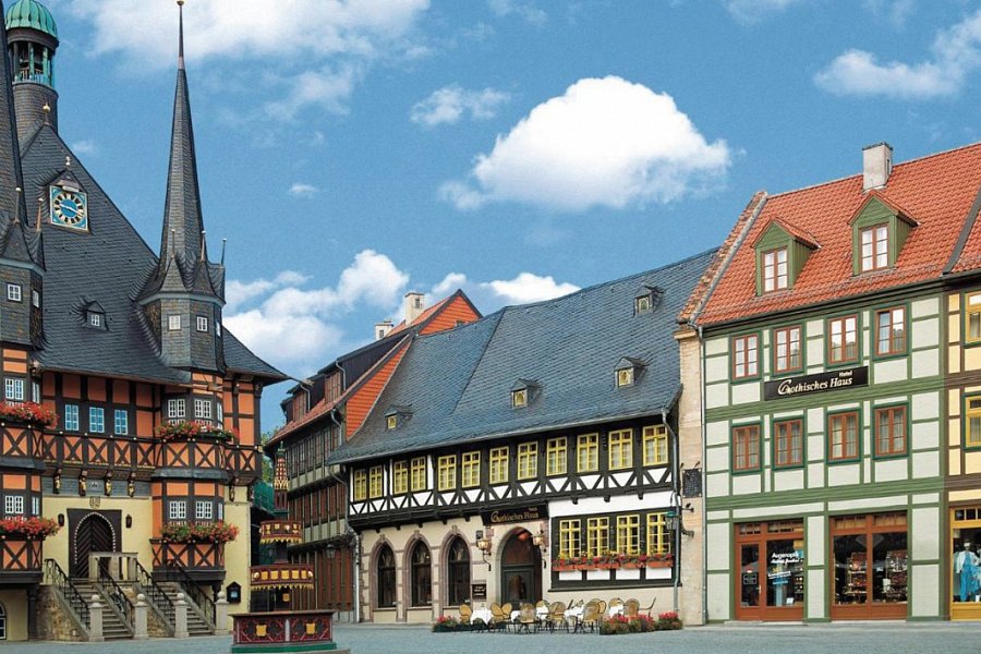 A-ROSA Gothisches Haus Wernigerode - Rathaus und Außenansicht des Hotels
