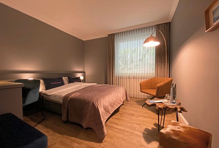 Harz Hotel & Spa Seela - Wohnbeispiel Doppelzimmer Waldseite (Zimmercodierungen DB1, DX1 & DB9)