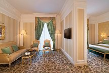 Hotel Royal Rose, Curio Collection by Hilton Abu Dhabi - Wohnbeispiel Junior Suite (Zimmercodierung JB1)