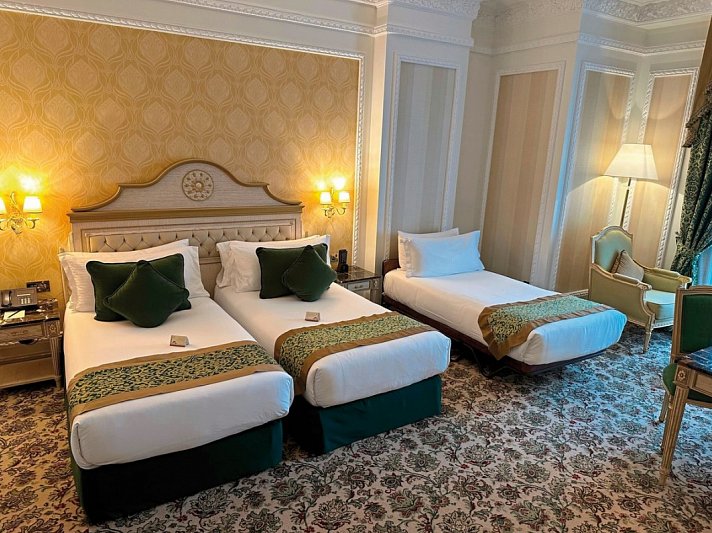 Hotel Royal Rose, Curio Collection by Hilton Abu Dhabi