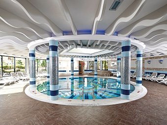 Limak Arcadia Sport Resort - Hallenbad