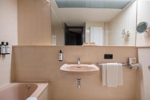 Spanien, Frankreich & Andorra Rundreise - Hotel Comtes d'Urgell, Beispiel Badezimmer