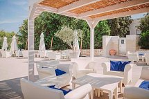Apulien Rundreise - Hotel Meditur Village, Terrasse
