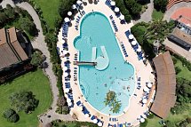 Horse Country Resort & Spa - Blick auf den Außenpool