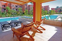 Sentido Caribbean World Resort Soma Bay - Beispiel Terrasse Doppelzimmer Swim Up Gartenblick (Zimmercodierung D1Q)