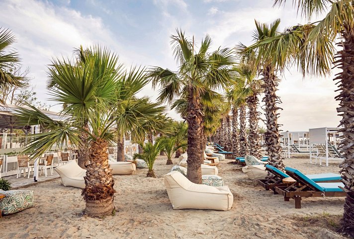 Alea Hotel & Suites
