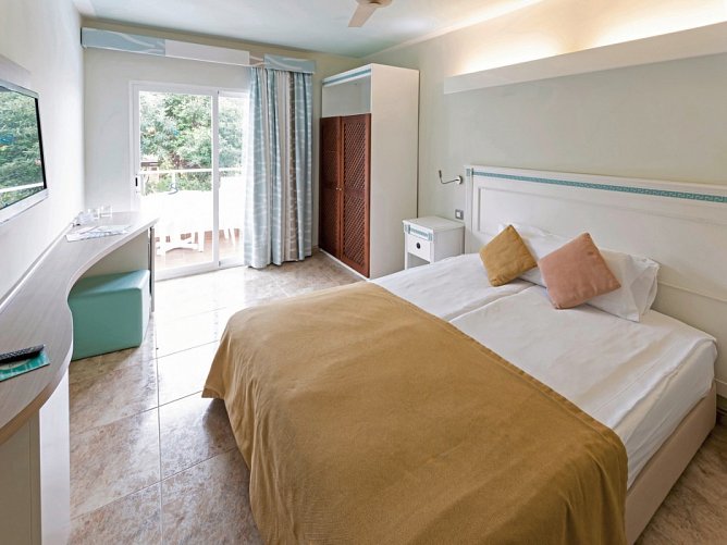 Mallorca zur Blütezeit - Hotel Bahía del Sol - Wohnbeispiel Doppelzimmer (Zimmercodierungen DB1 & DB2)