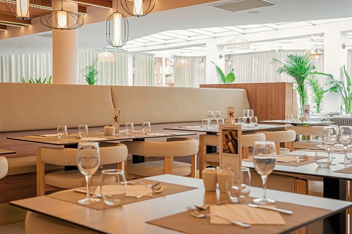 Mallorca zur Blütezeit - Hotel Bahía del Sol