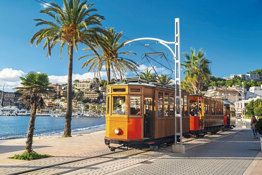 Mallorca zur Blütezeit - Hotel Bahía del Sol - Historische Straßenbahn, Port de Sóller