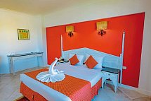 Flamenco Beach & Resort - Wohnbeispiel Doppelzimmer Standard Pool-/Gartenblick (Zimmercodierungen DG1 & DC1)